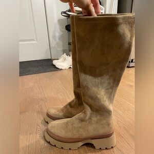 Yellow-brown Suede Boots